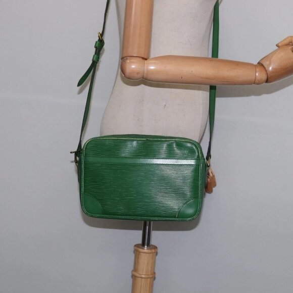 Louis Vuitton Handbags - LOUIS VUITTON Epi Trocadero 23 Shoulder Bag Green M52304 LV Auth 145446